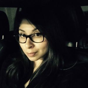 Meet your Posher, Isela